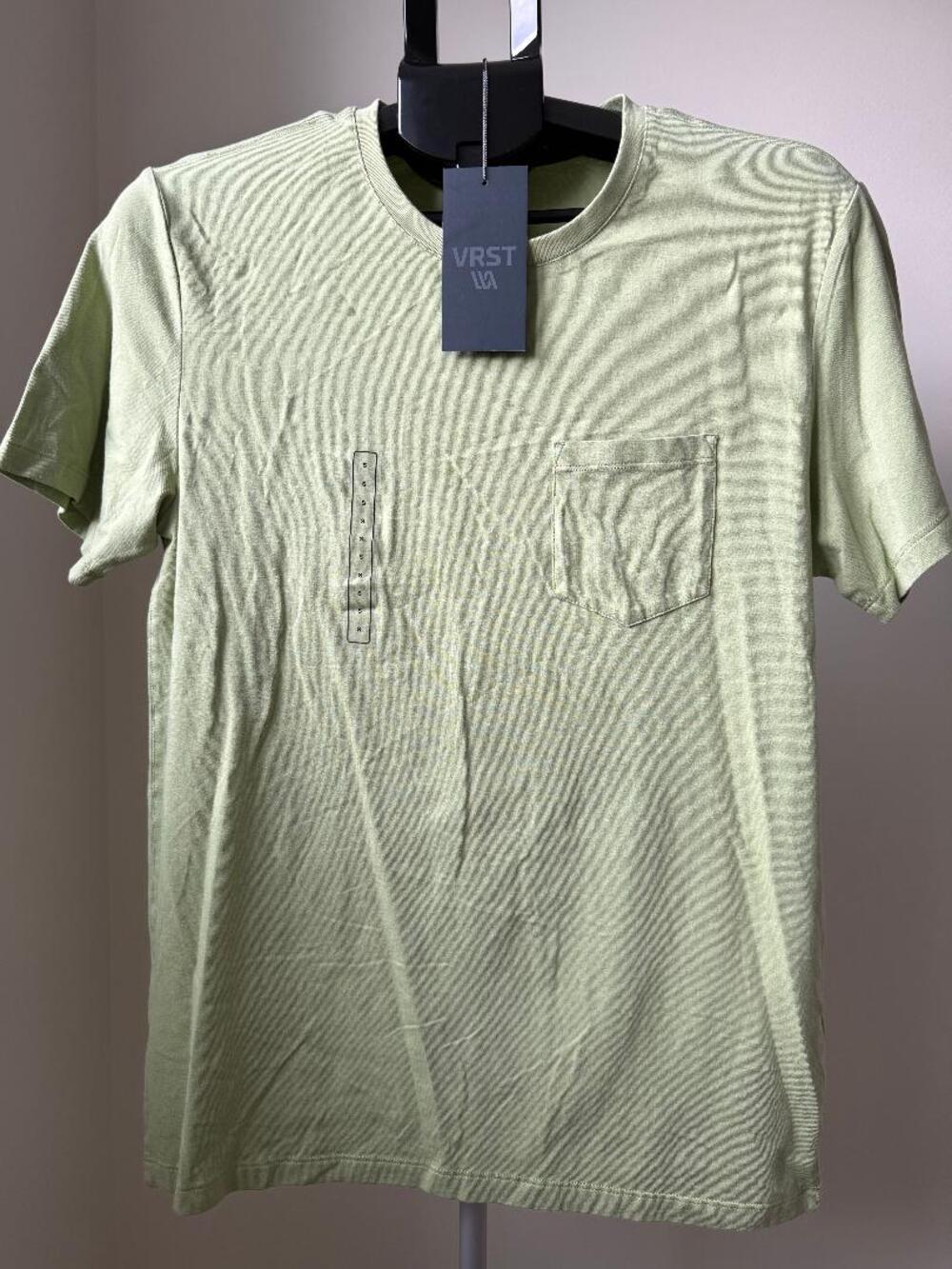 VRST Essential Pocket Tee MENS Small Green Seedling Short sleeve Extra soft